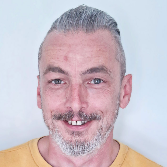 Michel van Hillo, klusjesman, Barendrecht